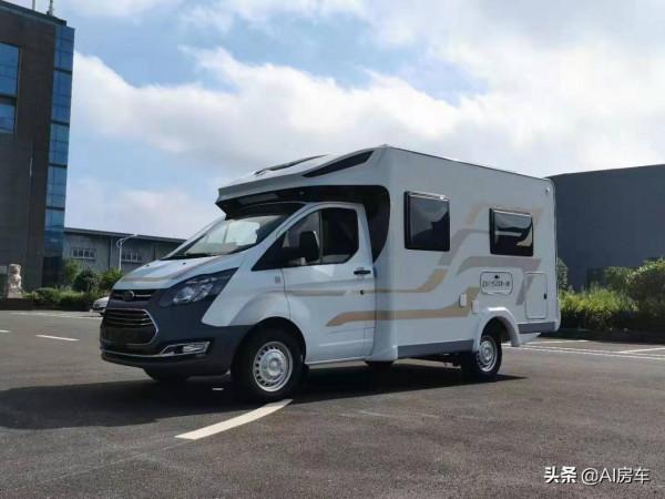 時尚經濟還好開的福特跨界旅行車！個性化設計，一家3口輕鬆生活