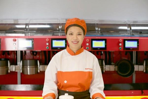 智慧“炒菜機器人”牽手美團無人機 科技賦能餐飲行業轉型升級 智慧“炒菜機器人”牽手美團無人機 科技賦能餐飲行業轉型升級