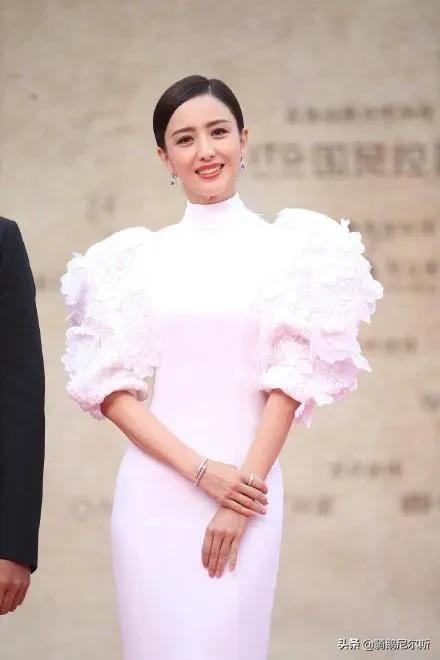 金雞紅毯比美：寧靜清涼奔放，倪妮楚楚凍人，張小斐成最大贏家