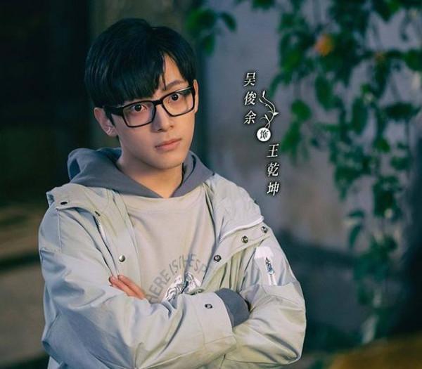 快男吳俊餘否認整容?捏動鼻子力證純天然,奉勸大家不要去整容 快男吳俊餘否認整容?捏動鼻子力證純天然,奉勸大家不要去整容