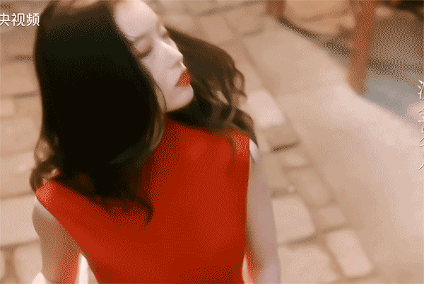 別再笑話黃曉明楊爍了，女演員“油膩”起來，真沒他倆什麼事了