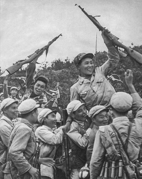 1987年洪學智準備解甲歸田，鄧小平緊急召見：你去當軍委副秘書長