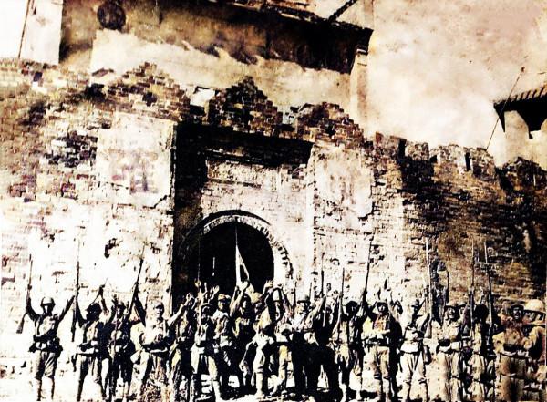 1938年日軍侵略安徽六安的歷史資料,大量的日軍攻入了六安城內 1938年日軍侵略安徽六安的歷史資料,大量的日軍攻入了六安城內