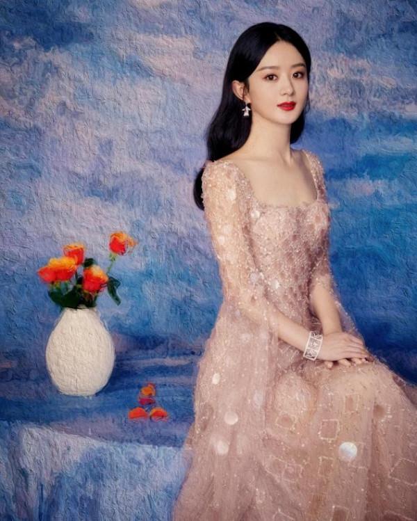 趙麗穎真不適合大波浪!媽味太濃像婆婆,直接顯老二十歲 趙麗穎真不適合大波浪!媽味太濃像婆婆,直接顯老二十歲