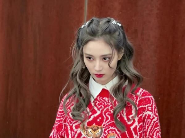 黃子韜徐藝洋兩人佔據五條熱搜，戀情曝光？