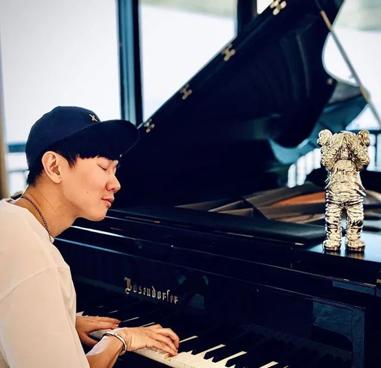 一把菜刀60萬，一雙日常鞋80萬，明星們的生活到底有多奢侈？