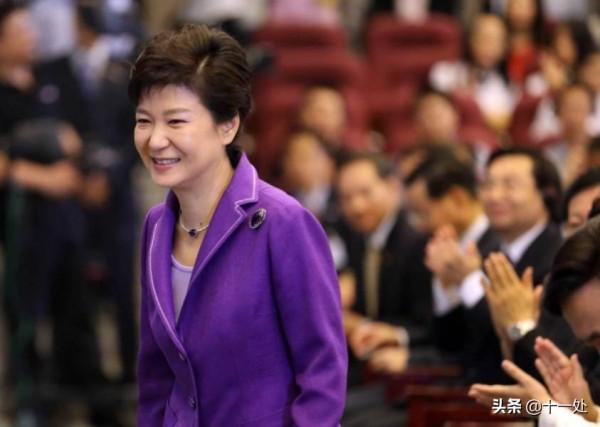 12月28日，俄直升機墜毀；美國坑害敘利亞；70歲朴槿惠老有所依