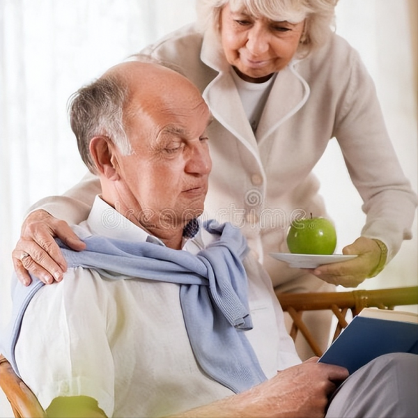 65歲保姆傾訴:照顧98歲僱主25年,臨走時僱主給了我30萬獎金 65歲保姆傾訴:照顧98歲僱主25年,臨走時僱主給了我30萬獎金