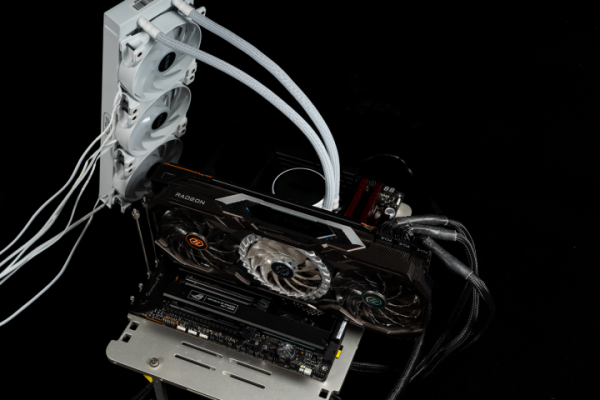 到底是 8+4 核強還是 12 大核強？Intel Core i7 12700K 首發橫評