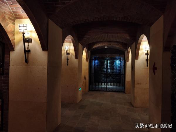 漢EV自駕新疆,探訪亞洲最大葡萄酒地下酒窖,逛完景區還送葡萄酒 漢EV自駕新疆,探訪亞洲最大葡萄酒地下酒窖,逛完景區還送葡萄酒