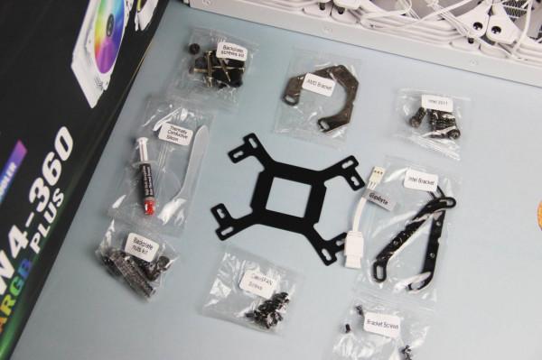 產品更新還真快,連水冷管都帶RGB光,炫彩機箱更添新裝 產品更新還真快,連水冷管都帶RGB光,炫彩機箱更添新裝