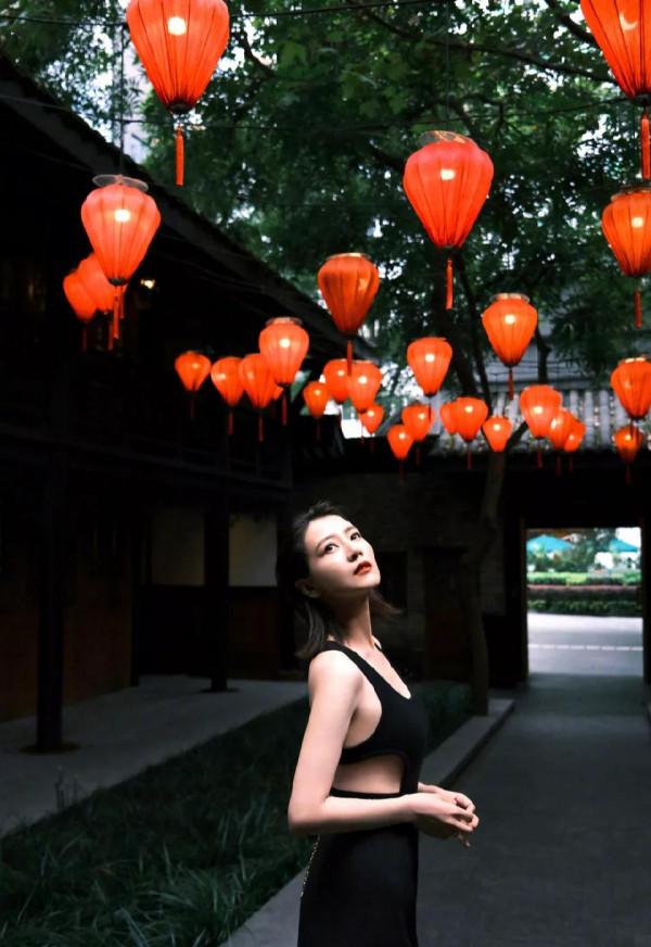 白嫩誘人女神 高圓圓