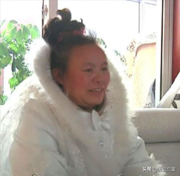 山東&OpenCurlyDoubleQuote;婚紗姐&rdquo;，常年只穿婚紗不穿其他衣服！她的背後有何故事？