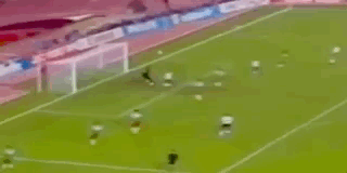 1990年世界盃1/4決賽，萊因克爾臨危救主，非洲雄獅昂首告別