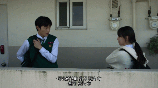 滿地喪屍還不忘談情說愛，砸一個億，就拍出這玩意兒？