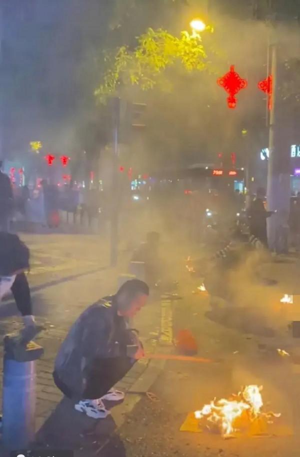 寒衣節到了,傳統的習俗文化能丟掉嗎? 寒衣節到了,傳統的習俗文化能丟掉嗎?