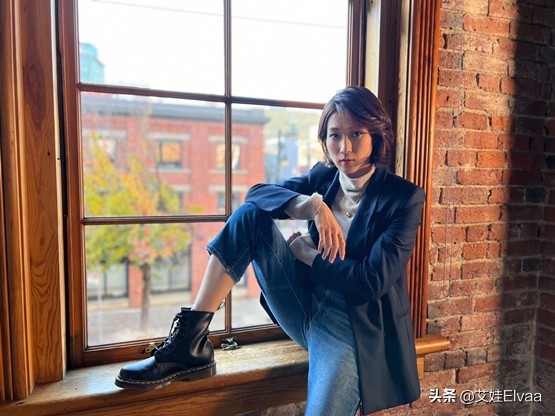 時隔15年同框！鍾嘉欣穿皮衣搭林文龍重拾往日精彩，原配港姐搶鏡