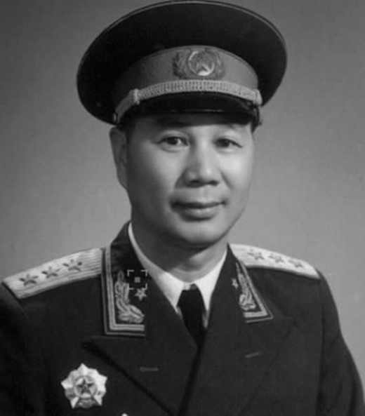 1958年，李德才闖中南海見毛主席，當面說主席胖了，主席啥反應？