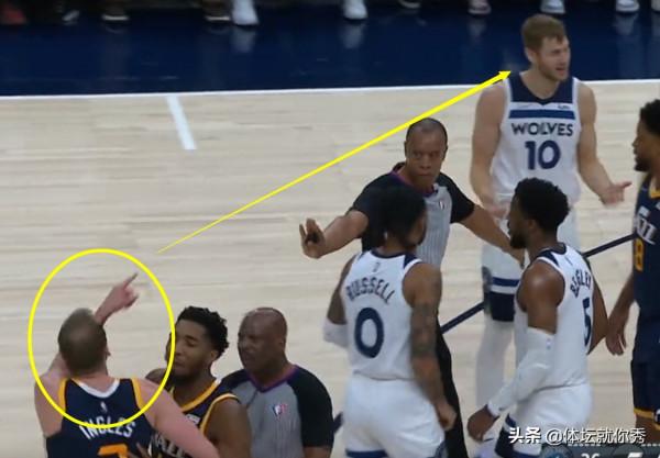 火爆！2大惡漢硬剛，3人都拉不住，要不是米切爾，直接都打起來了