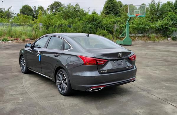 內外皆最佳化，新款長安銳程CC實車曝光 搭載1.5T發動機