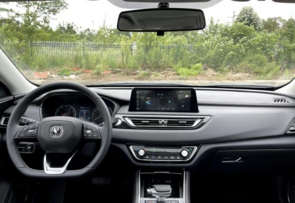 前臉變化大，動力小幅提升，新款長安銳程CC實車曝光