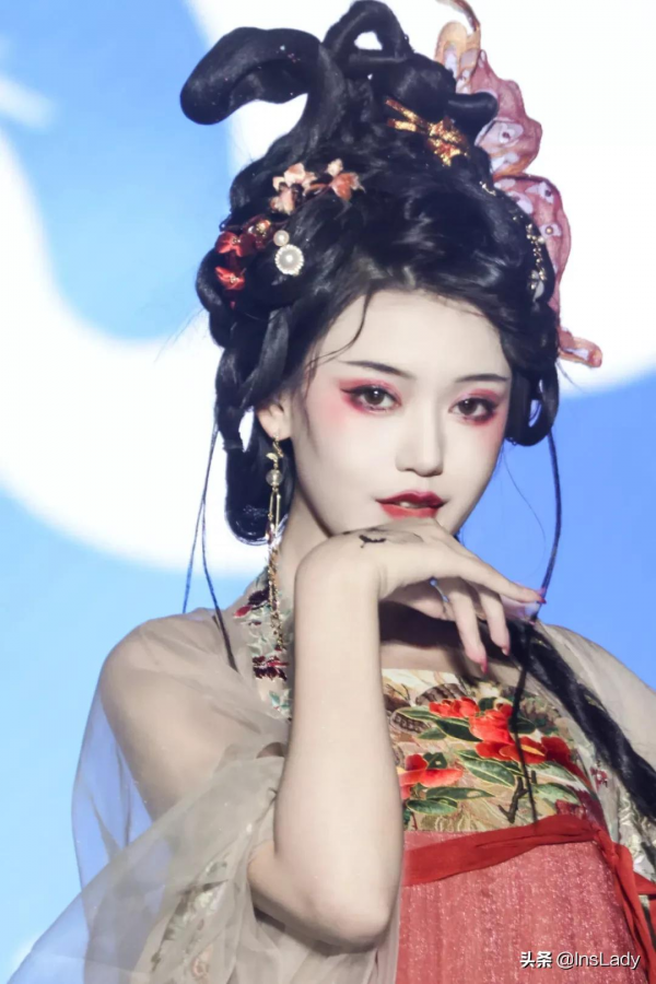 夠了,請娛樂圈停止批次生產趙露思 夠了,請娛樂圈停止批次生產趙露思