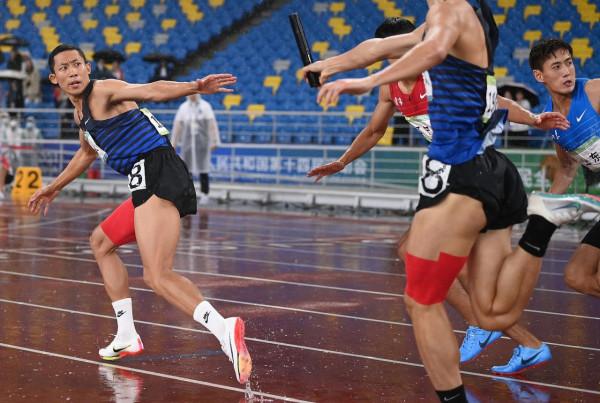 全運會男子4x400米接力決賽 四川隊奪冠 全運會男子4x400米接力決賽 四川隊奪冠
