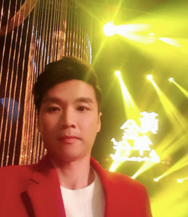 42歲男星患骨癌失聯，化療1年出現副作用，已悄悄離職，下落不明