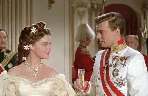 茜茜公主:婚姻不幸,婆婆苛待,女兒早夭,兒子殉情,61歲被刺殺 茜茜公主:婚姻不幸,婆婆苛待,女兒早夭,兒子殉情,61歲被刺殺