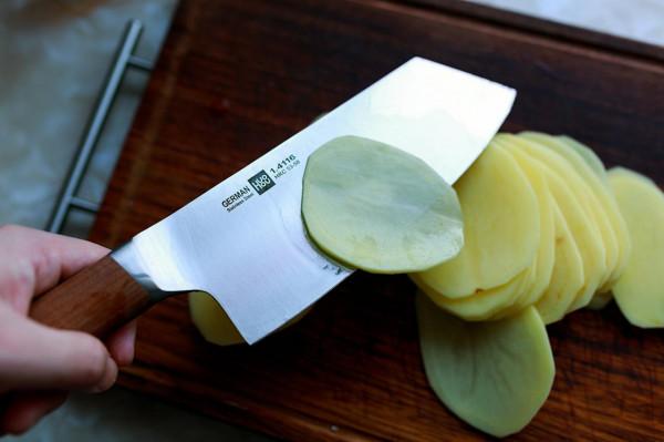 鉬釩鋼刀哪裡好？德系廚刀的魅力