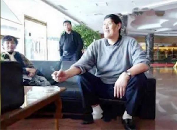 穆鐵柱享受副師級待遇，女兒在銀行工作，兒子1&period;8米卻不是運動員