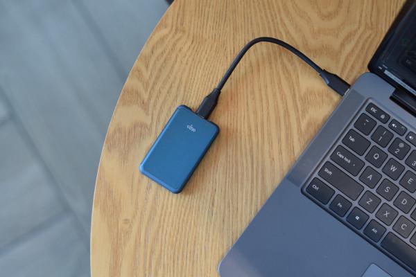 固態硬碟只有打火機大小,體驗後發現速度超出想象 固態硬碟只有打火機大小,體驗後發現速度超出想象