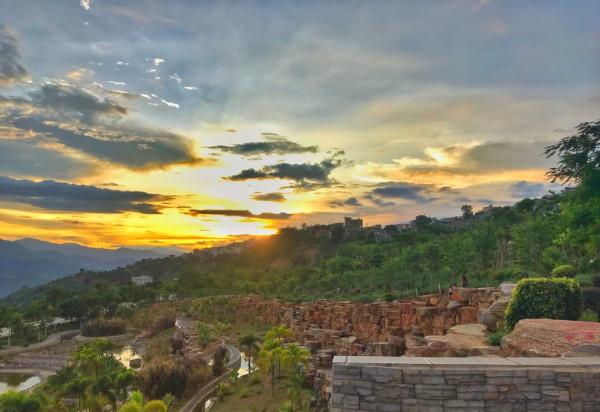 藏在哀牢山的神秘古鎮,被譽為“江外小香港”,連雲南人都不知道 藏在哀牢山的神秘古鎮,被譽為“江外小香港”,連雲南人都不知道