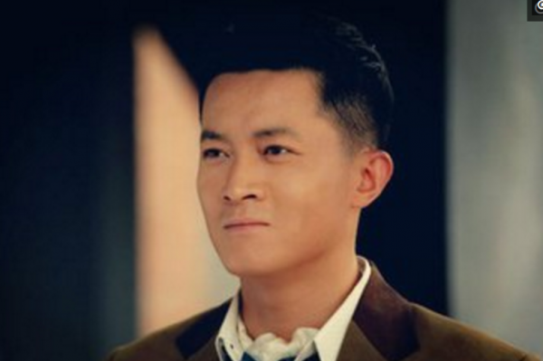 這二位明星,兩個不同的姓,卻是親兄弟,你相信嗎? 這二位明星,兩個不同的姓,卻是親兄弟,你相信嗎?