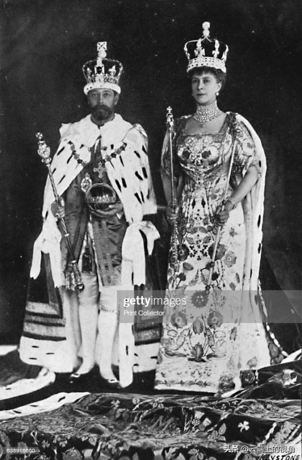 英國世代相傳的登基皇冠只有一頂，王室如何做到男女通用的？