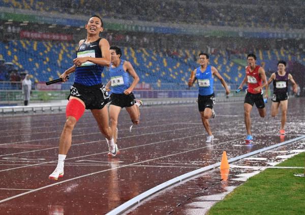 全運會男子4x400米接力決賽 四川隊奪冠 全運會男子4x400米接力決賽 四川隊奪冠