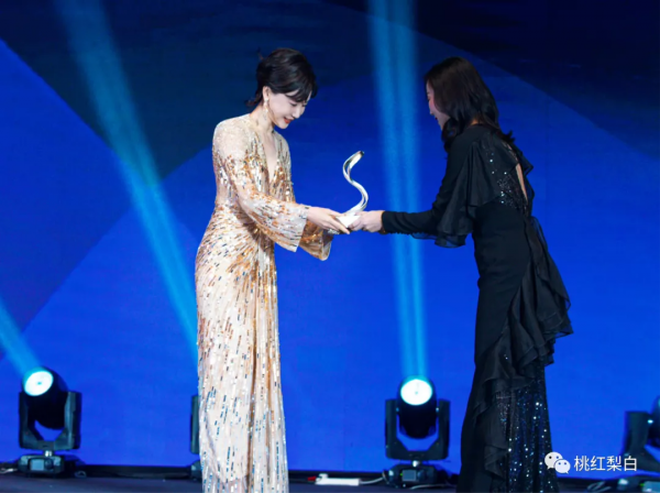 明星紅黑榜：舒淇的連身裙，陳數的亮片，到底有多亮眼