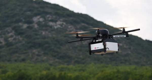 無人機向馬哈拉施特拉邦偏遠村莊運送疫苗 僅用9分鐘完成了40分鐘的旅程