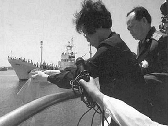 鄧穎超去世後，秘書趙煒對後事提出4個問題，中央：群眾不會同意