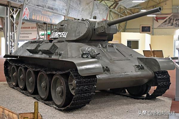 車尾巴上的大箱子是幹什麼用的?閒扯T-34的附加油箱及類似附件 車尾巴上的大箱子是幹什麼用的?閒扯T-34的附加油箱及類似附件