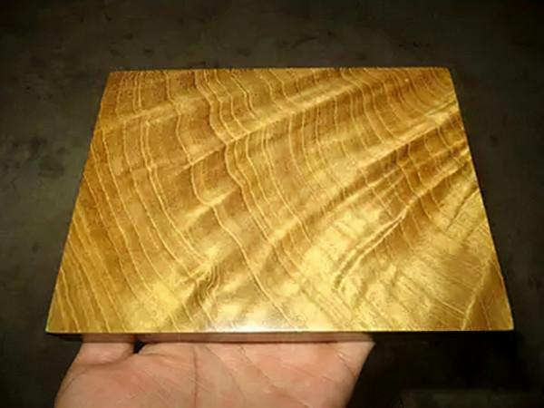 老農金絲楠木屋被估價8億，最後卻以100萬成交，兒子今窮得打光棍