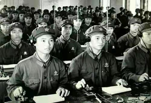 我在襄渝線上站崗