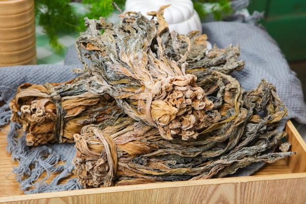 這7種廉價蔬菜曬乾後，美味翻倍！放1年不壞，天冷燉肉特別過癮