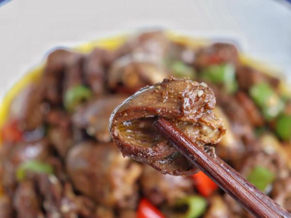 雞心這樣做,比外面的燒烤還好吃,香味四溢,太解饞了 雞心這樣做,比外面的燒烤還好吃,香味四溢,太解饞了