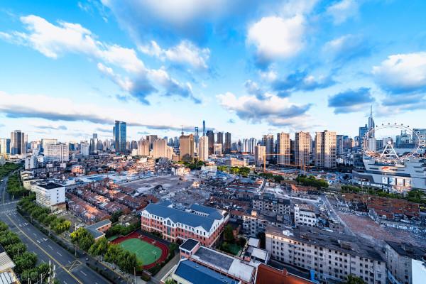 朋友家客廳的瓷磚3分鐘全部崩起來了，你怎麼看？