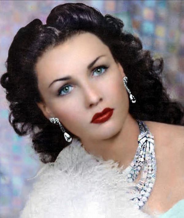 最美末代公主，遠嫁伊朗王子，卻婚姻不幸，離婚改嫁後命運如何？