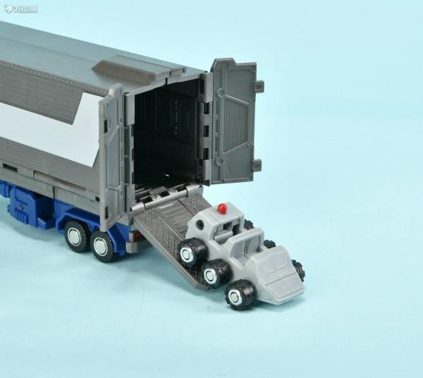 78官測：變形金剛第三方 小比例 NEWAGE 擎天柱