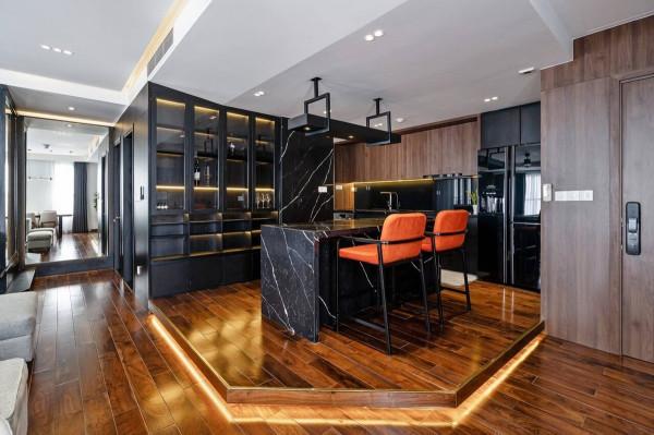 兩梯兩戶，115㎡打通公共區域所有的隔牆，大橫廳帶來大平層效果