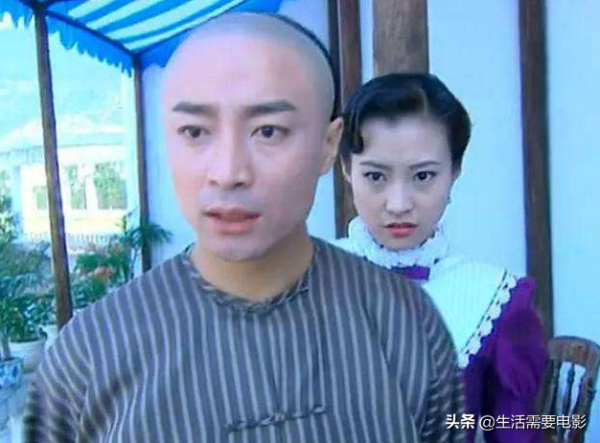 被稱為&OpenCurlyDoubleQuote;大俠專業戶&rdquo;，出道30年從無緋聞，謝曉峰到鄧太阿依舊帥