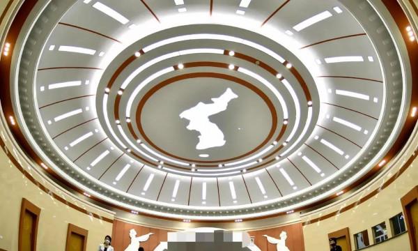 朝鮮新裝修的地鐵